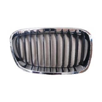 Grille Black+Chrome Frame Right 11-15 (BMW F20)