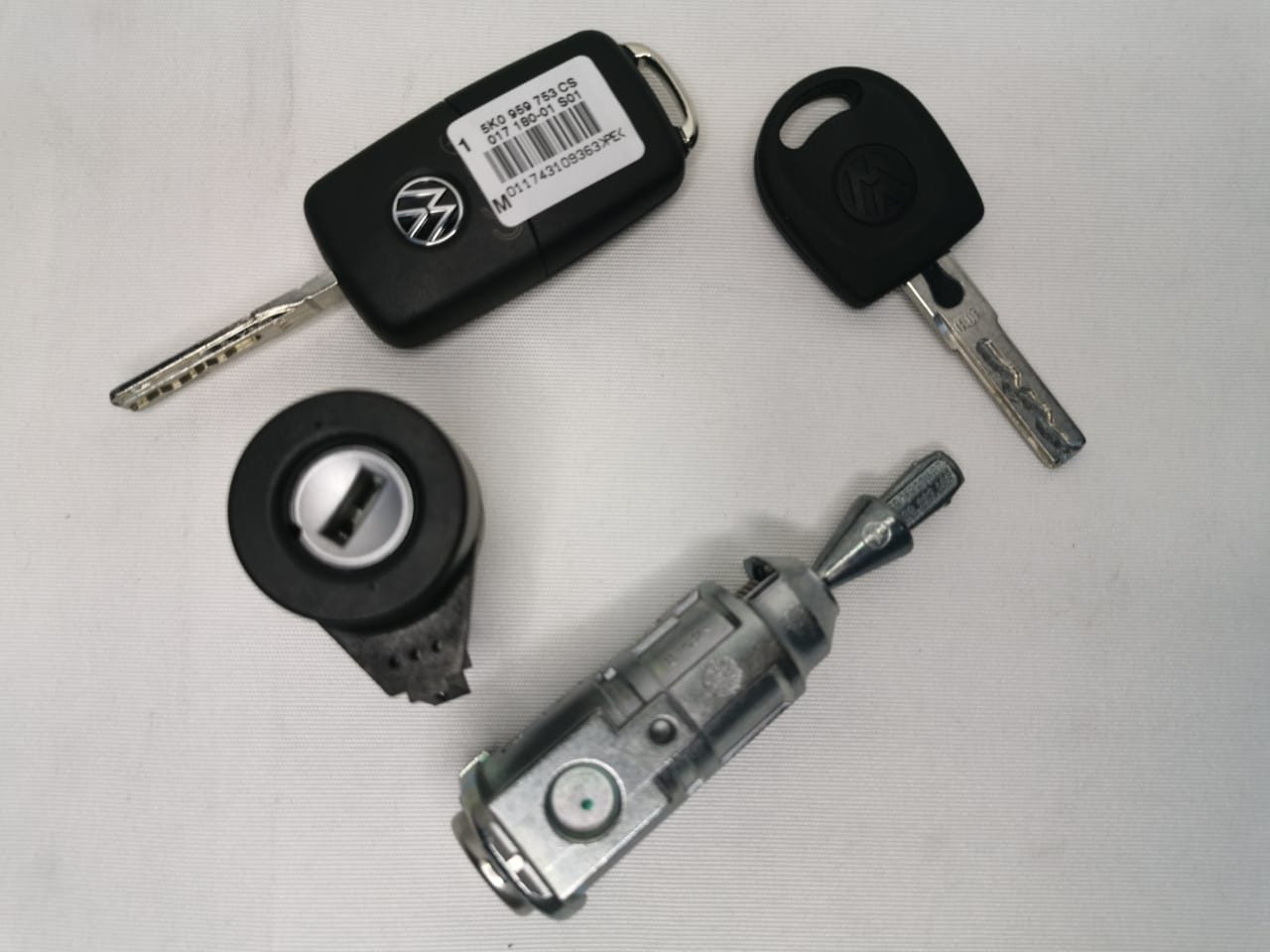 VW Polo Vivo Lock Set 18-