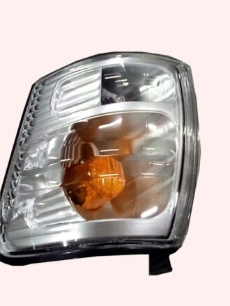 Corner Lamp Assembly Left Hand Side   01-05 (Toyota Hilux TN130)